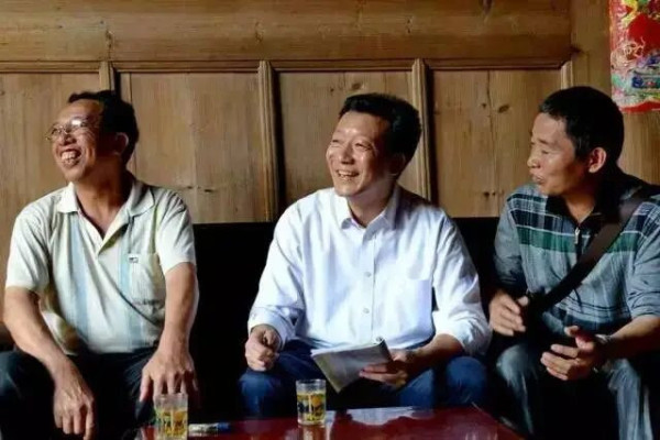 这些带有泥土气息的称呼,是群众对干部的肯定和敬意