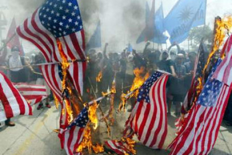 郑伯农：《斥美诗二首》