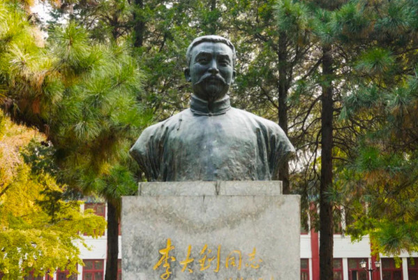 赵明：落实国家劳动法是对五一的最好纪念