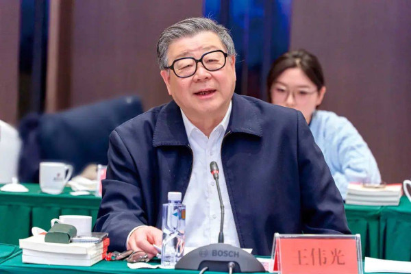 王伟光：实现第二个结合，须有扬弃的观点