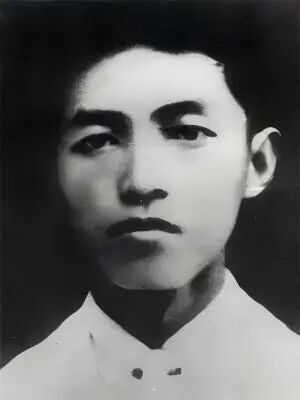 艰难的历程：成仿吾寻找中央记