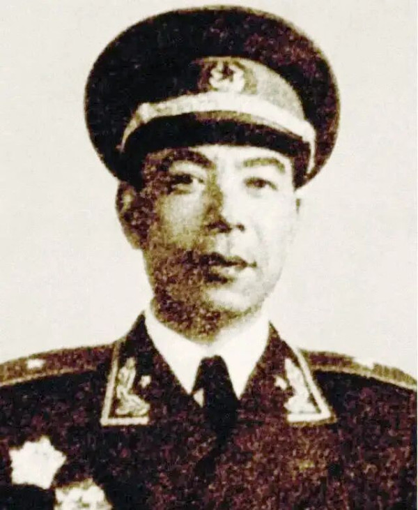 趟血路的长征先锋大将刘亚楼